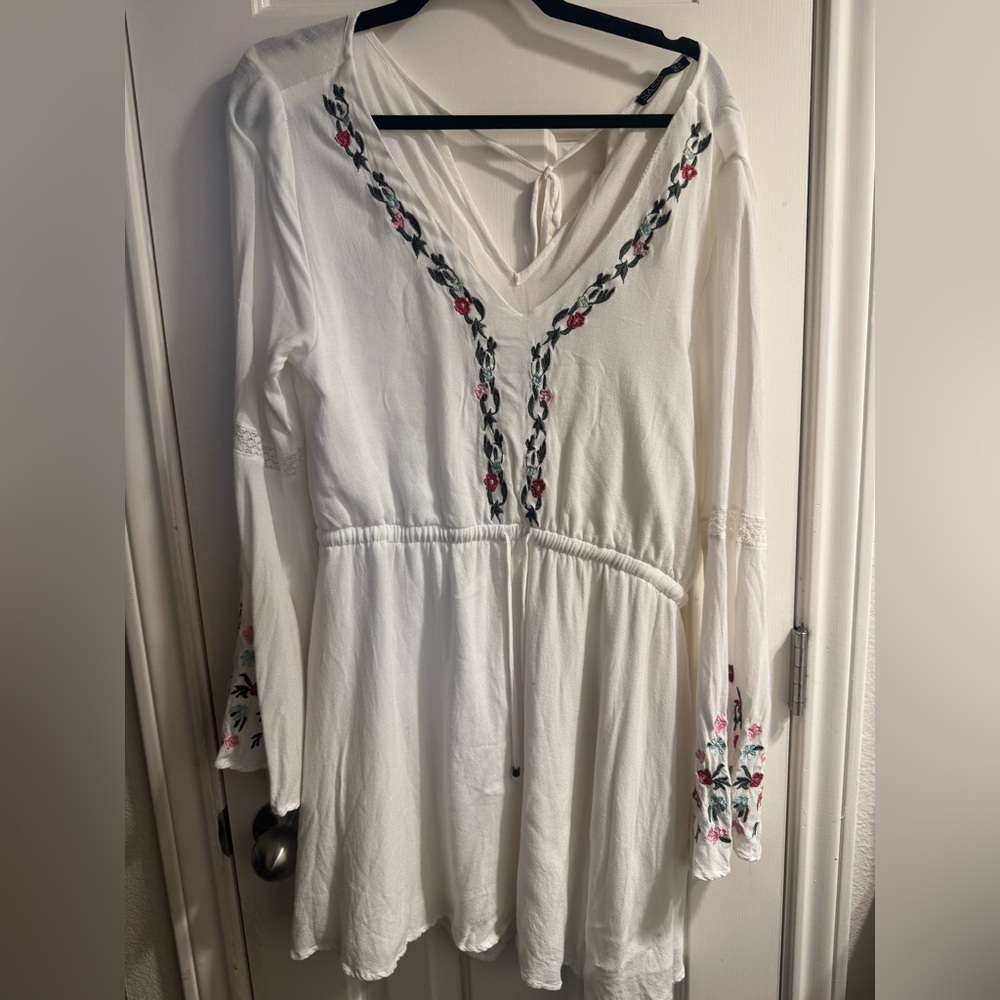 Sass Elegant Cream knee length dress